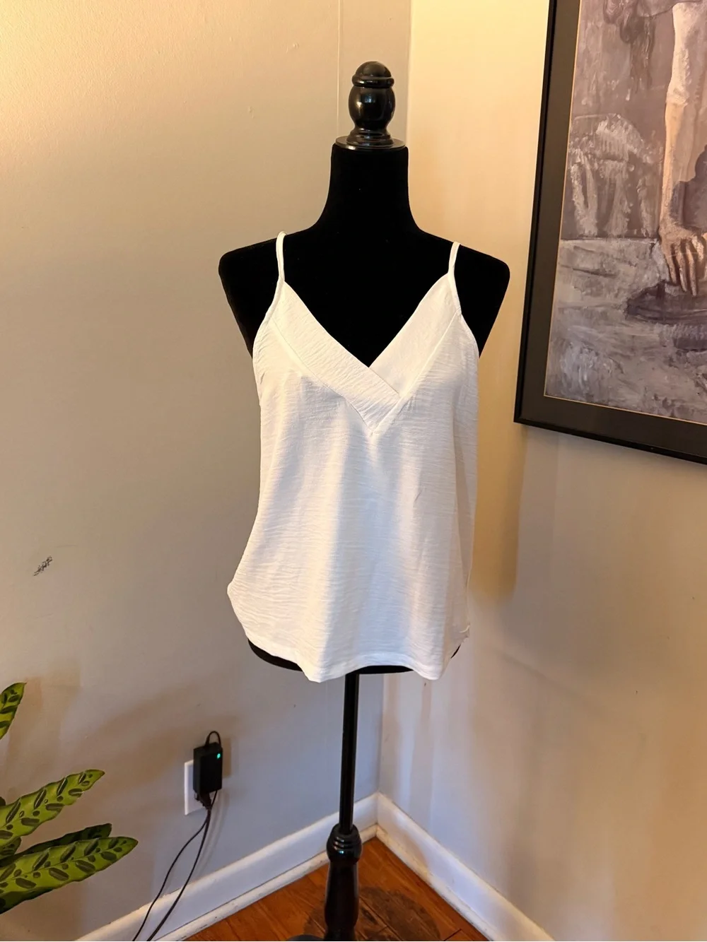 Monteau White Textured V-Neck Spaghetti Strap Cami size L